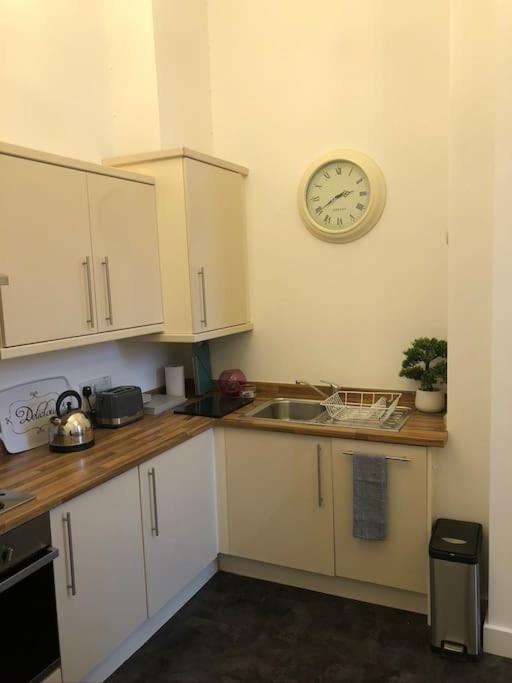 Fusilier Apartment Wrexham City Bagian luar foto
