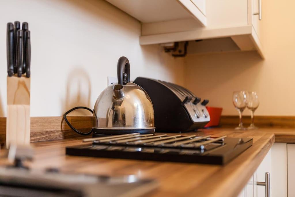 Fusilier Apartment Wrexham City Bagian luar foto